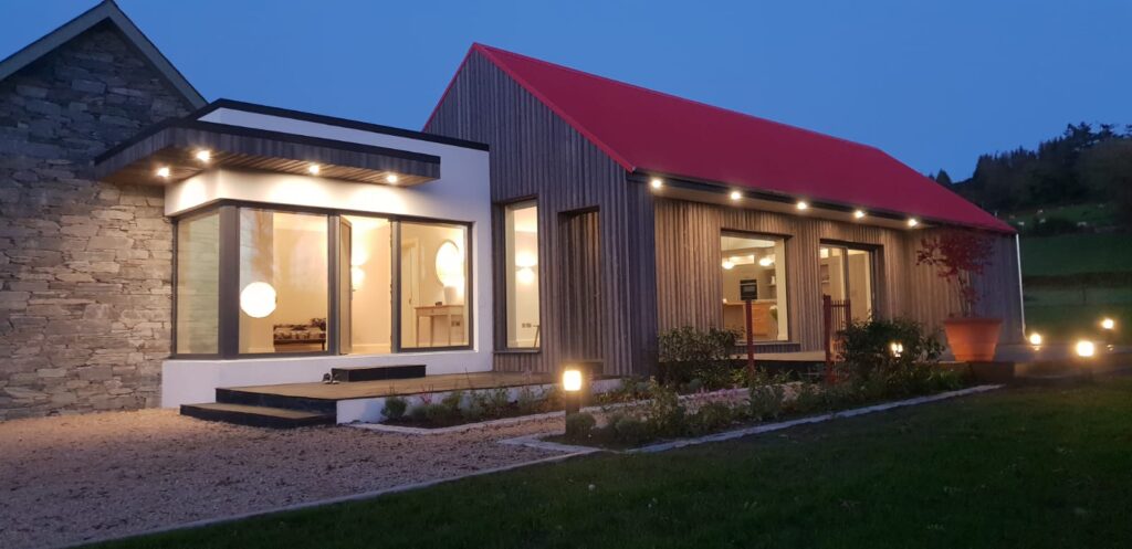 helehall lehis põletatud laudis