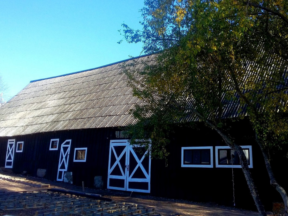 must maja talu küün