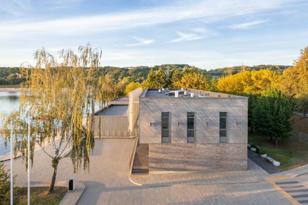 Hall peits Tikkurila 5147 termotöödeldud mänd voodrilaud